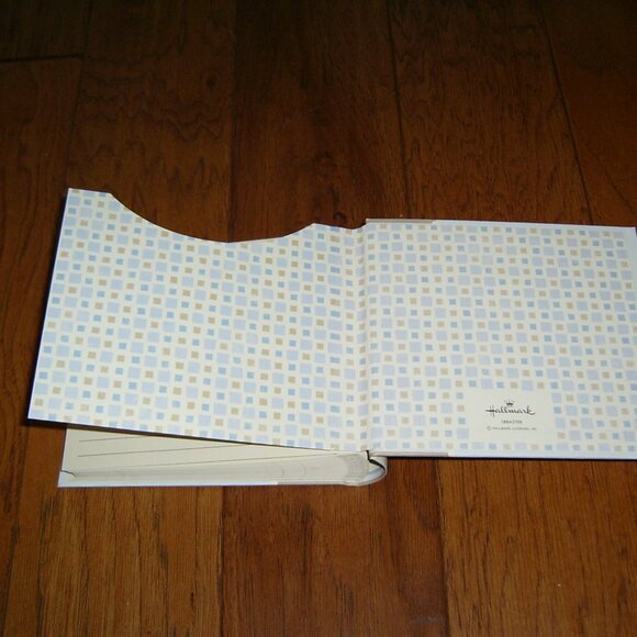 Hallmark Small Blue Baby Album for 4x6" Photos, NWOT - Picture 4 of 4